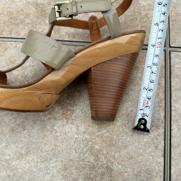 Givenchy Platform Leather Sandals - Picture 8 of 16